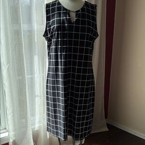 Elegant Grid Pattern Midi Dress